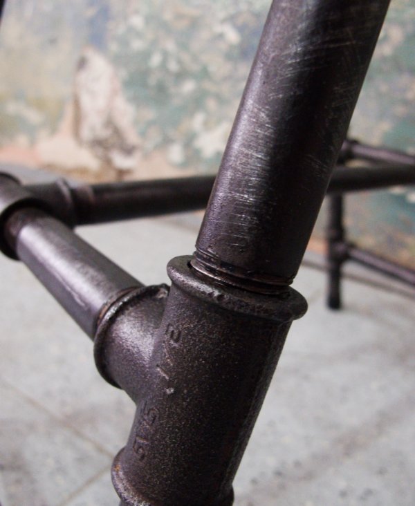 Steampunková barová židle Ravelin - červotoč
